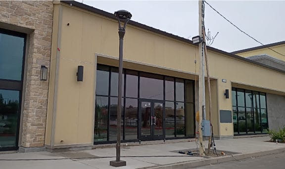 Building that has no metal awning covers